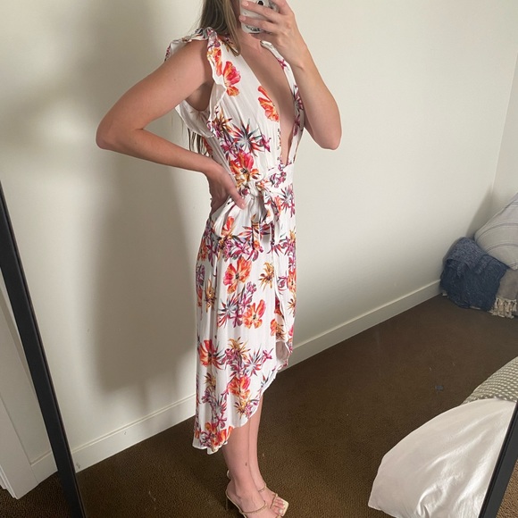 Adelyn Rae White Floral Dress - Picture 3 of 3